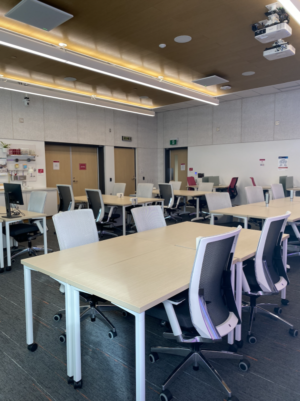 EDGE Coworking space and hot desks Mississauga